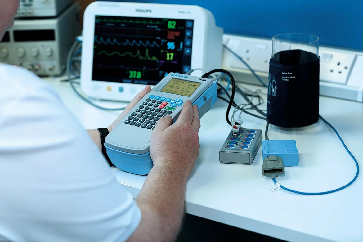 Skutočný pacient alebo simulátor vitálnych funkcií | TR instruments