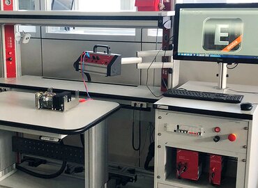 Elektrická bezpečnosť, testovanie elektrickej bezpečnosti, systémy pre testovanie elektrickej bezpečnosti, testery elektrického prierazu, testery vysokým napätím, test izolácie, test uzemnenia, merací systém, automatický merací systém, ovládací sofvér, testovací box, kombinovaný tester.